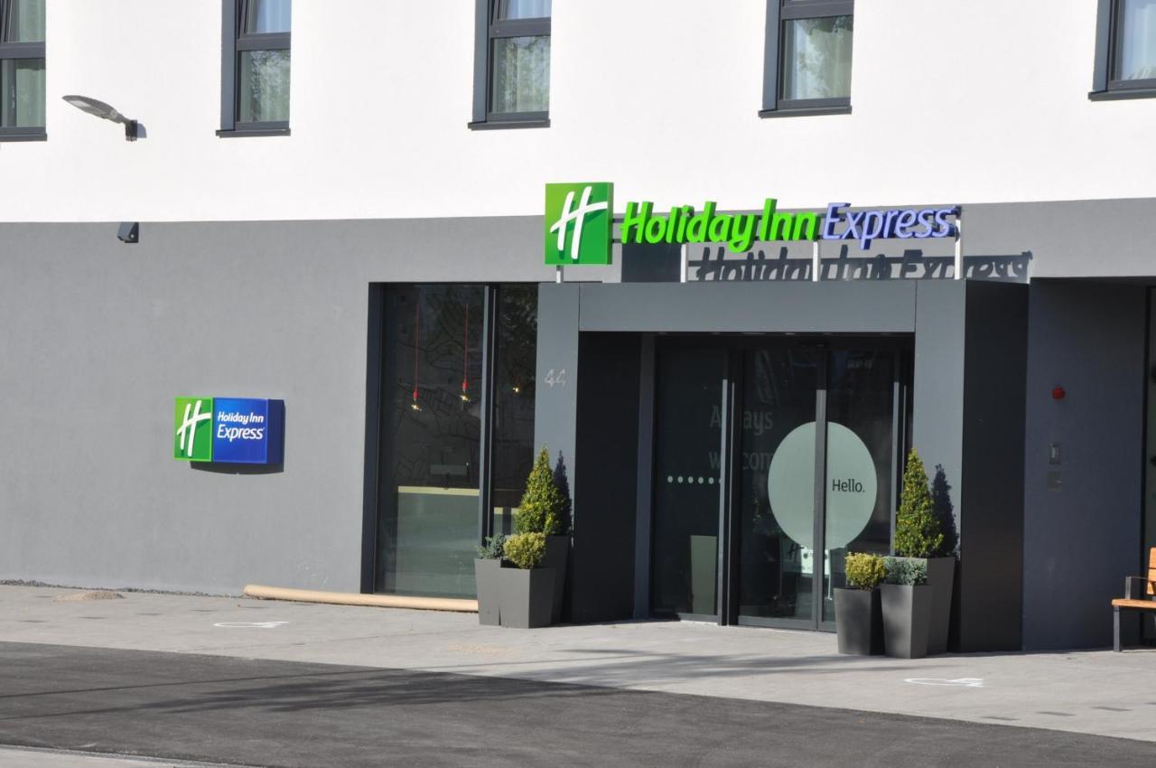 Holiday Inn Express - Sindelfingen, An Ihg Hotel Exterior foto